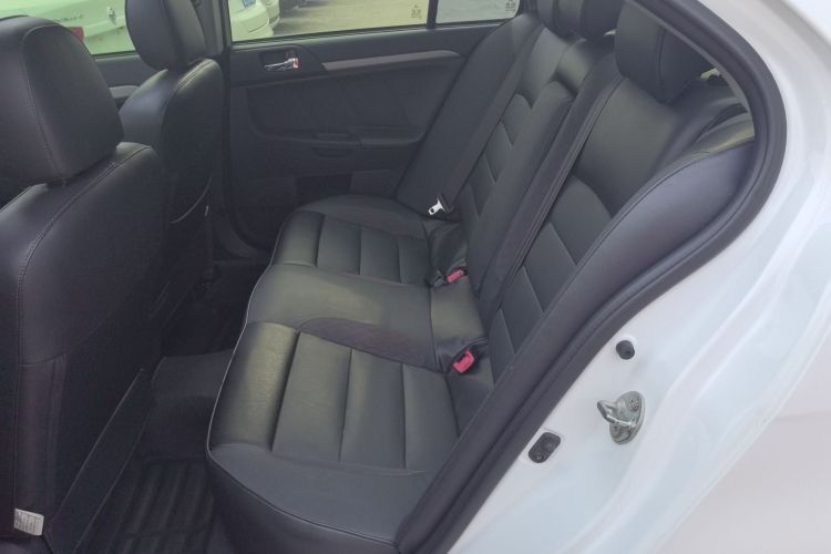 三菱 翼神 2015款 1.8L CVT致尚版 国V中控内饰7004