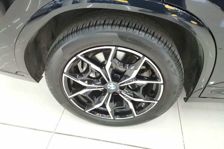 宝马X4 2022款 xDrive 25i M运动套装车身外观6008