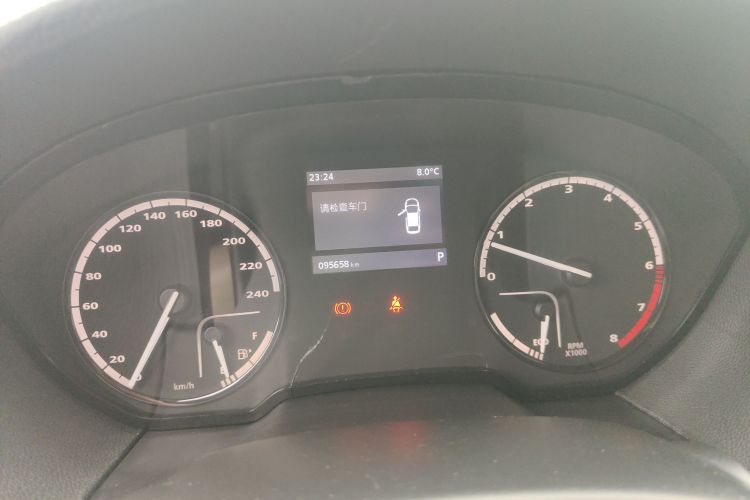 观致3 2014款 三厢 1.6L 自动致悦型中控内饰14