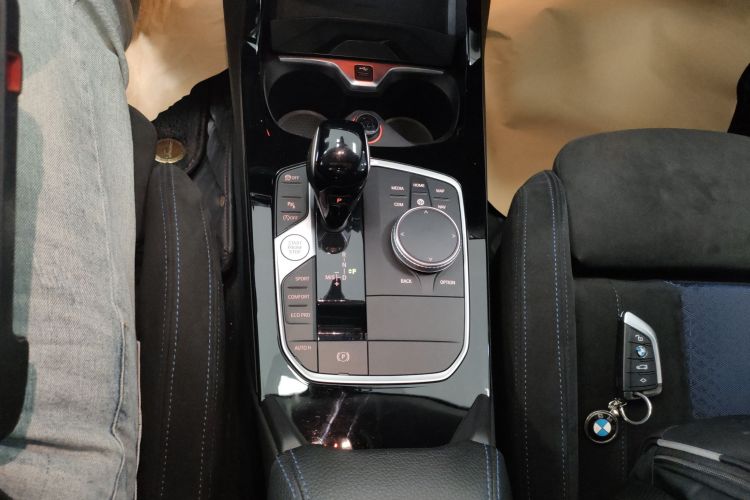 宝马2系(进口) 2021款 225i 四门轿跑车 M运动曜夜套装中控内饰18