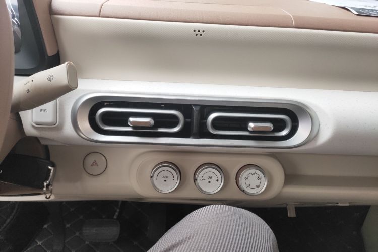 五菱汽车 宏光MINIEV 2024款 第三代 215km 青春版局部细节16