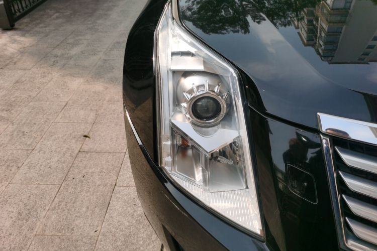 凯迪拉克SRX 2014款 3.0L 豪华型车身外观8