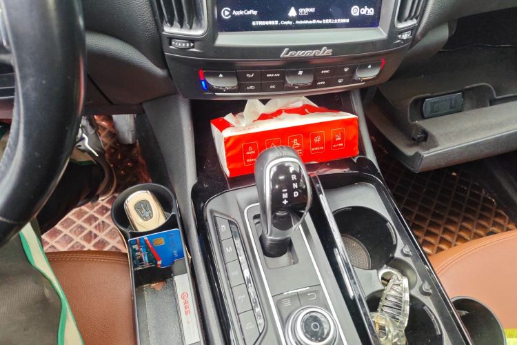 玛莎拉蒂 Levante 2018款 3.0T 经典版中控内饰18