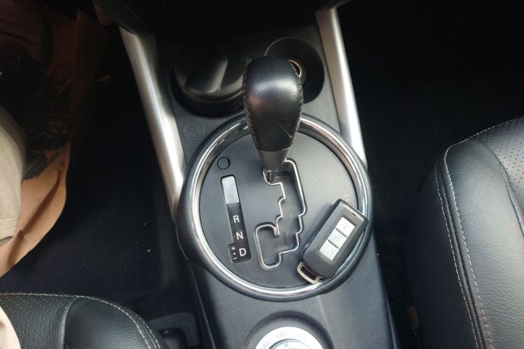 三菱 劲炫ASX 2013款 2.0L CVT四驱旗舰版中控内饰18