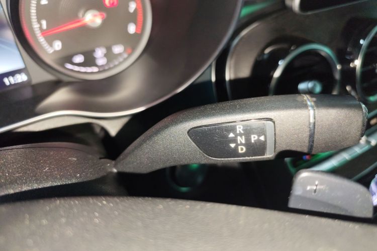 奔驰C级 2016款 C 200 L 运动型局部细节18