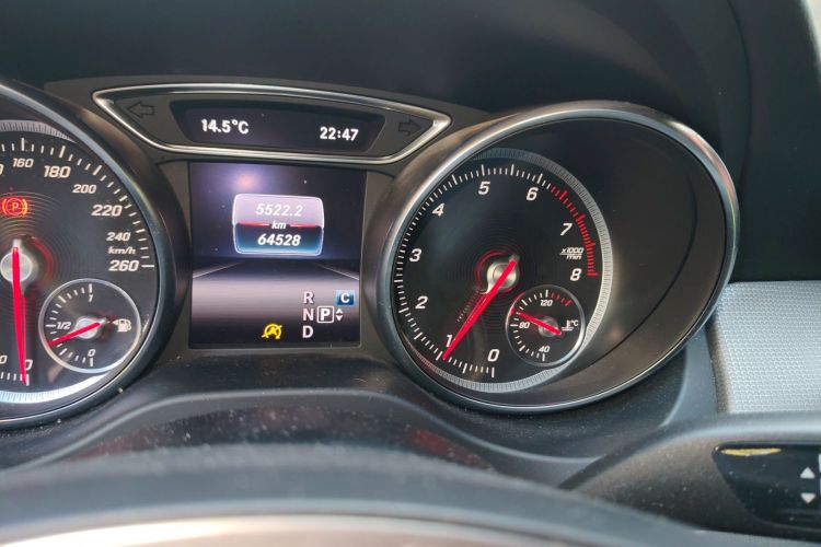 奔驰CLA 2018款 CLA 200 时尚型中控内饰15