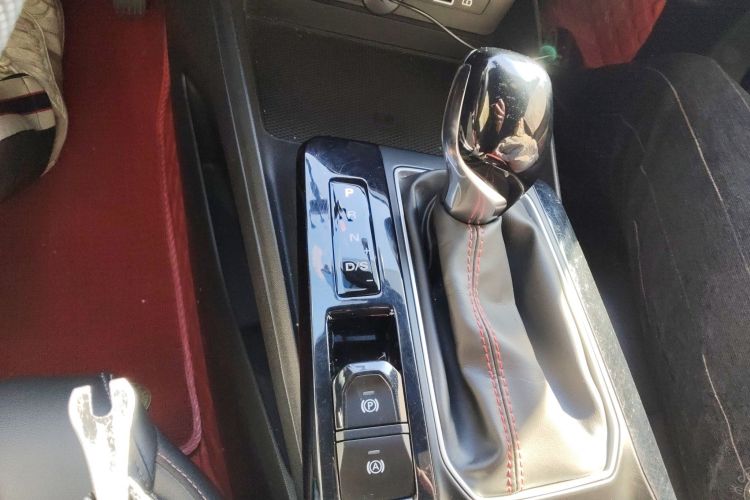 名爵 MG5 2023款 180DVVT CVT豪华版中控内饰18