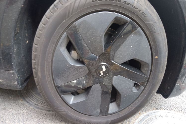 乐道L60 2024款 60kWh 四驱版车身外观10