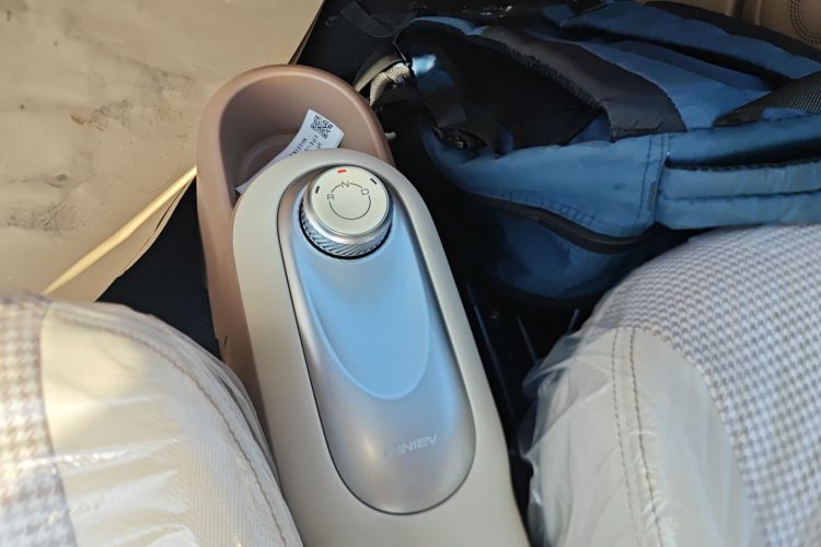 五菱汽车 宏光MINIEV 2025款 四门版 进阶款中控内饰18