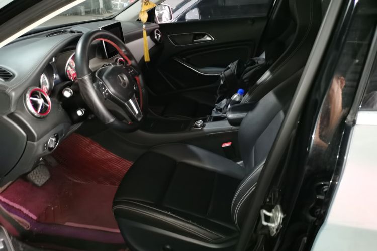 奔驰GLA 2016款 GLA 200 时尚型局部细节19