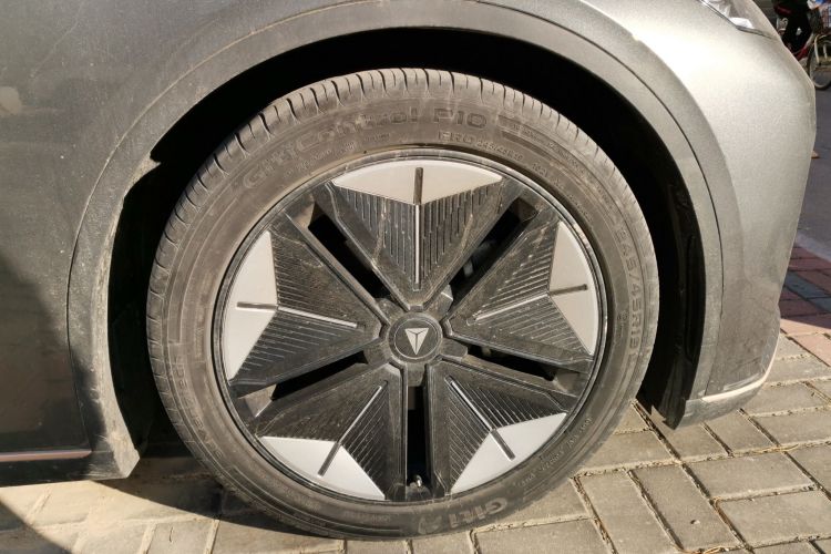 深蓝汽车 深蓝SL03 2023款 515MAX纯电版车身外观10