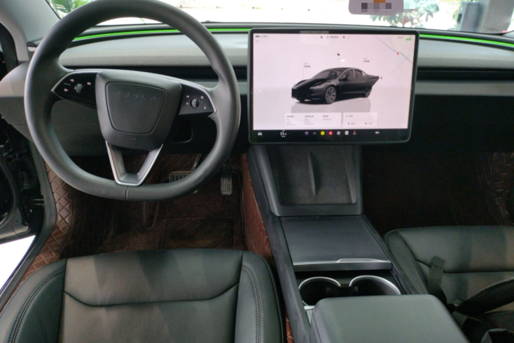 特斯拉 Model 3 2023款 后轮驱动版中控内饰7002