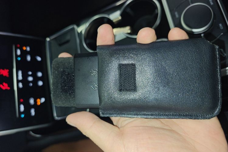 红旗HS7 2022款 2.0T DCT两驱智联旗享版 五座中控内饰11