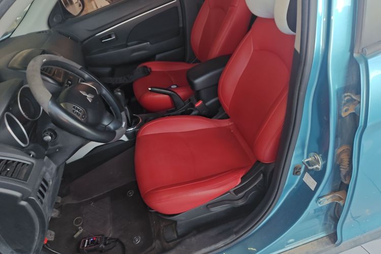 三菱 劲炫ASX 2013款 1.6L 手动两驱标准版中控内饰19