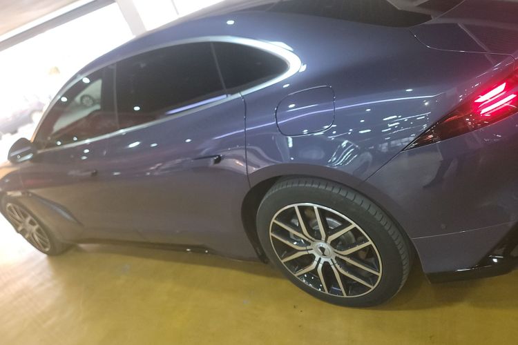 腾势Z9 2024款 1100km 四驱Max版车身外观4