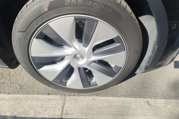 特斯拉 Model Y 2022款 改款 后轮驱动版车身外观10