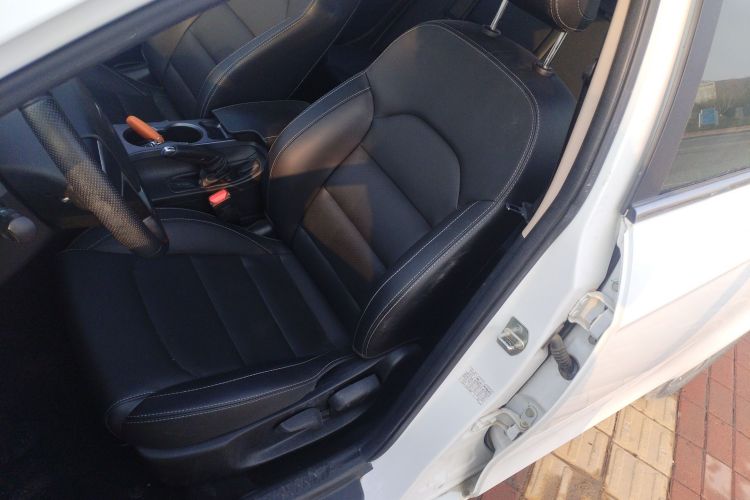 吉利汽车 帝豪 2018款 1.5L 手动向上互联版中控内饰19