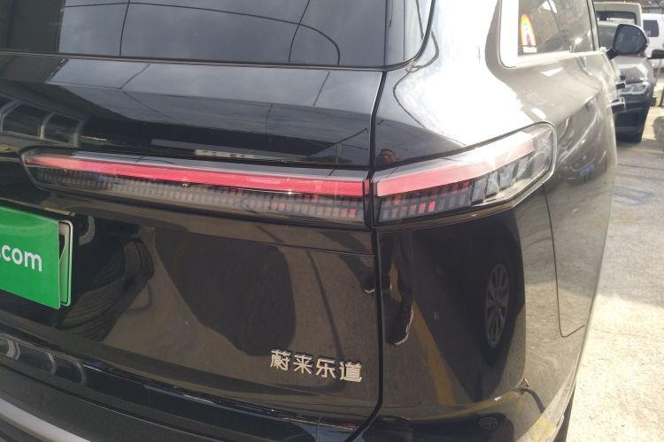 乐道L90 2025款 Ultra 六座版车身外观9