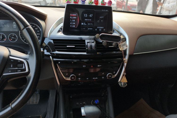 宝沃BX5 2017款 20TGDI 自动两驱先锋型中控内饰16