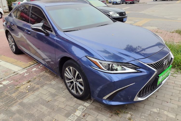 雷克萨斯ES 2020款 200 卓越版车身外观3