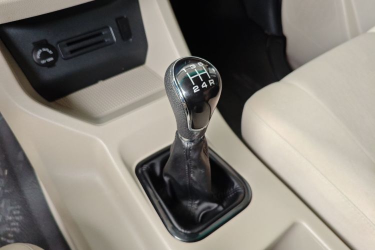 东风风行 菱智 2019款 M5L 1.6L 7座特供型 国VI中控内饰18