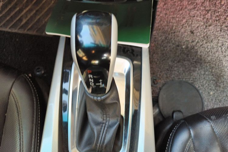 纳智捷 优6 SUV 2015款 1.8T 新创升级型中控内饰18