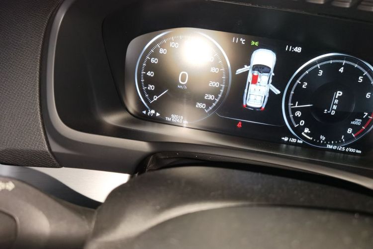 沃尔沃XC90 2018款 T6 智逸版 7座中控内饰15