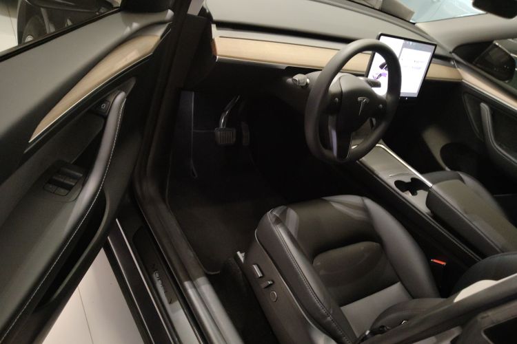 特斯拉 Model Y 2022款 改款 后轮驱动版中控内饰20