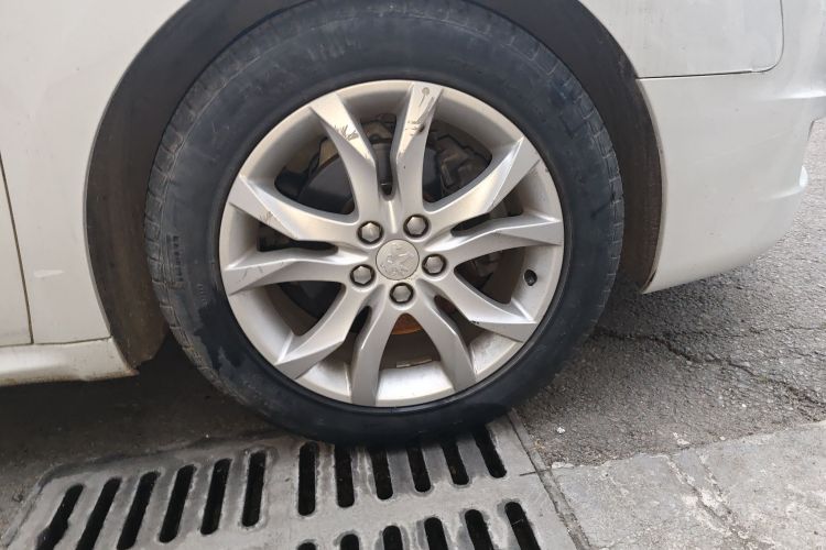 标致508 2012款 2.0L 自动智享版车身外观10