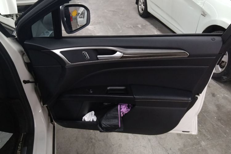 福特 蒙迪欧 2018款 EcoBoost 180 智控时尚型 国V中控内饰42