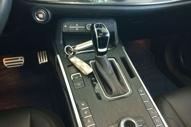 魏牌 VV5 2017款 2.0T 超豪型中控内饰18