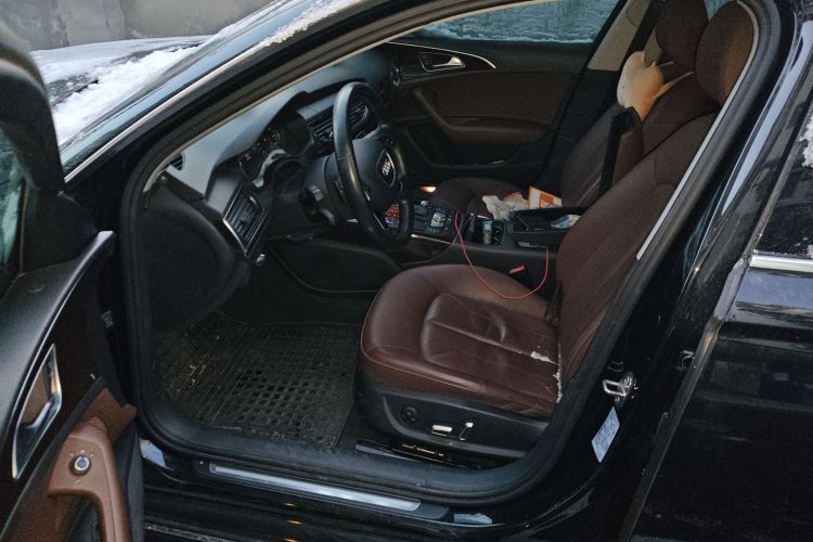 奥迪A6L 2017款 30 FSI 技术型中控内饰19