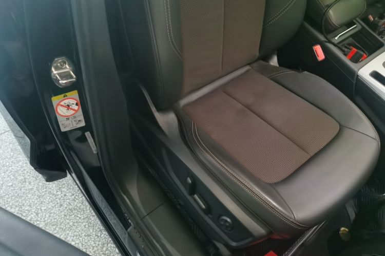 奥迪Q5L 2018款 40 TFSI 荣享时尚型 国V局部细节41