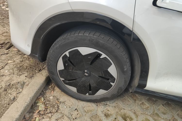 智己汽车 智己LS7 2023款 100kWh Lux后驱版车身外观6008