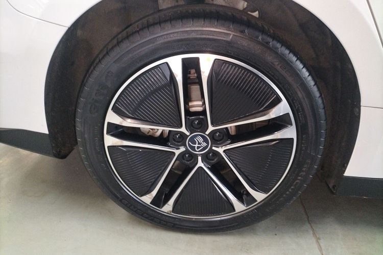 比亚迪 汉 2023款 EV 冠军版 605KM前驱尊贵型车身外观6008