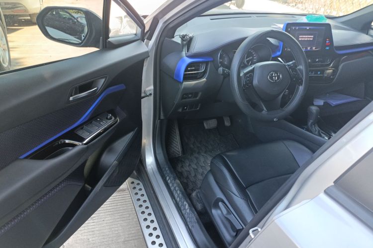 丰田 奕泽IZOA 2020款 2.0L 奕驰版中控内饰20