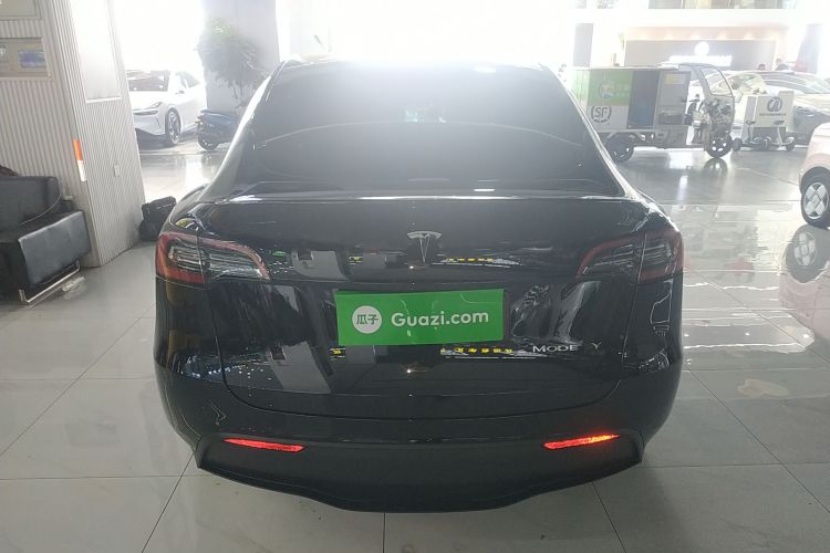 特斯拉 Model Y 2022款 后轮驱动版车身外观6