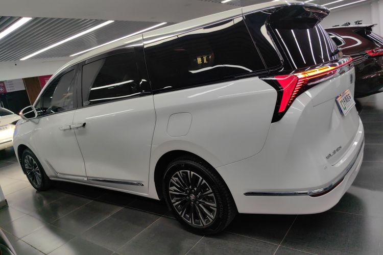 别克GL8 2025款 陆尊 智享版车身外观6003