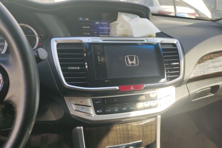 本田 雅阁 2014款 2.4L LX 舒适版中控内饰16