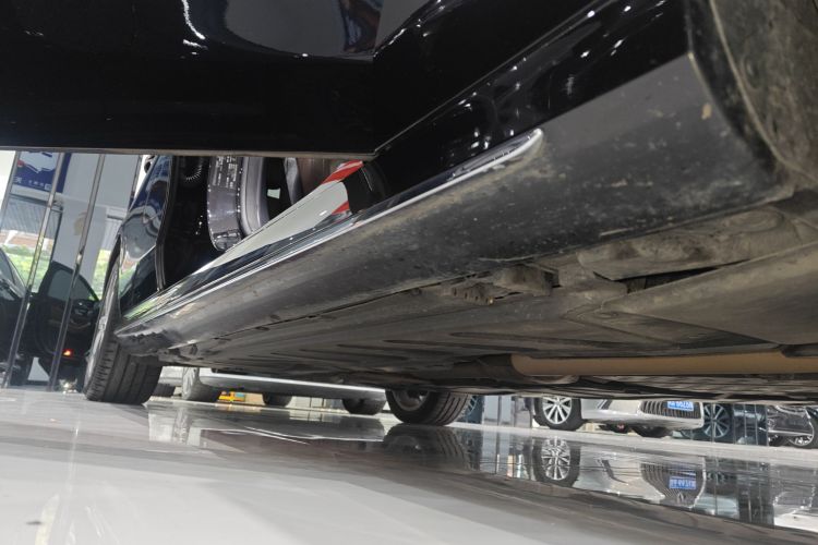 奔驰E级 2021款 改款 E 300 L 运动豪华型局部细节9001