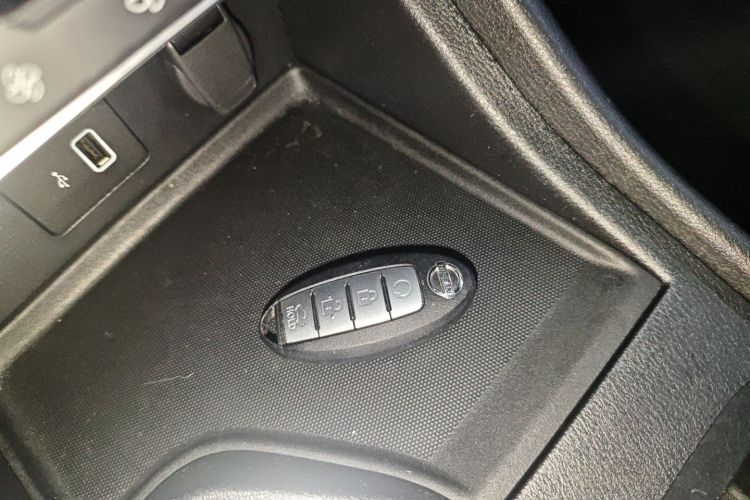 日产 轩逸 2021款 1.6L XL CVT智享版中控内饰11