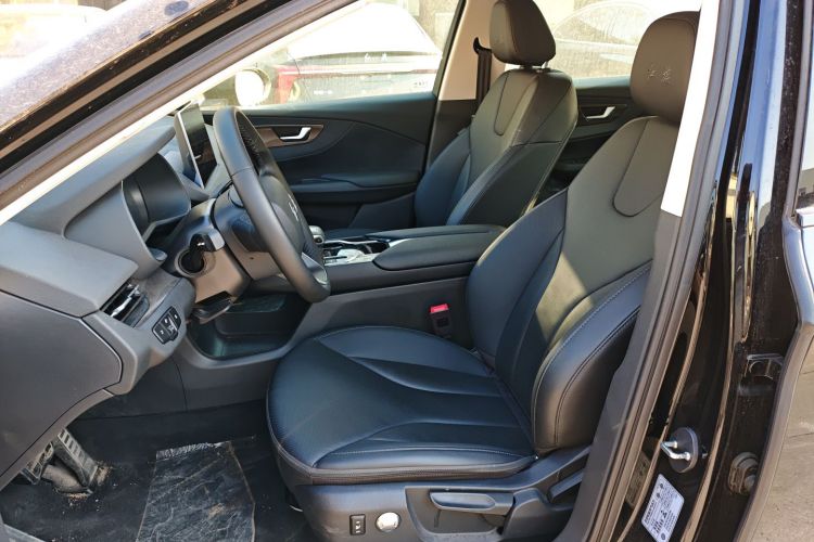 红旗E-QM5 2023款 改款 基础出行版中控内饰19