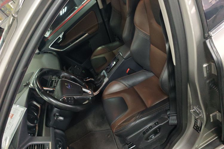 沃尔沃XC60 2016款 T5 AWD 智远版中控内饰19