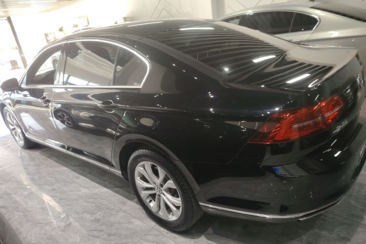 大众 迈腾 2017款 330TSI DSG 豪华型车身外观4