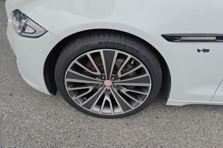 捷豹XJ 2016款 XJL 3.0 SC 两驱典雅商务版车身外观6007