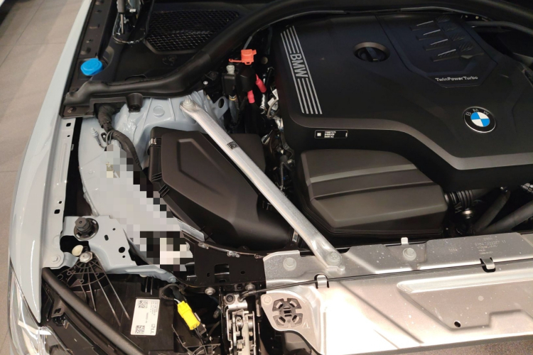 宝马4系 2024款 430i M运动曜夜套装机舱底盘25