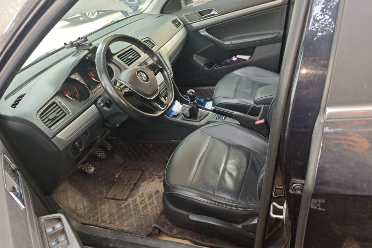 大众 朗逸 2015款 1.6L 手动舒适版中控内饰19