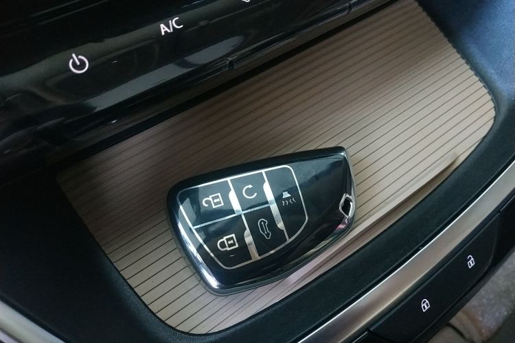 别克GL8 2025款 陆上公务舱 先享版中控内饰11