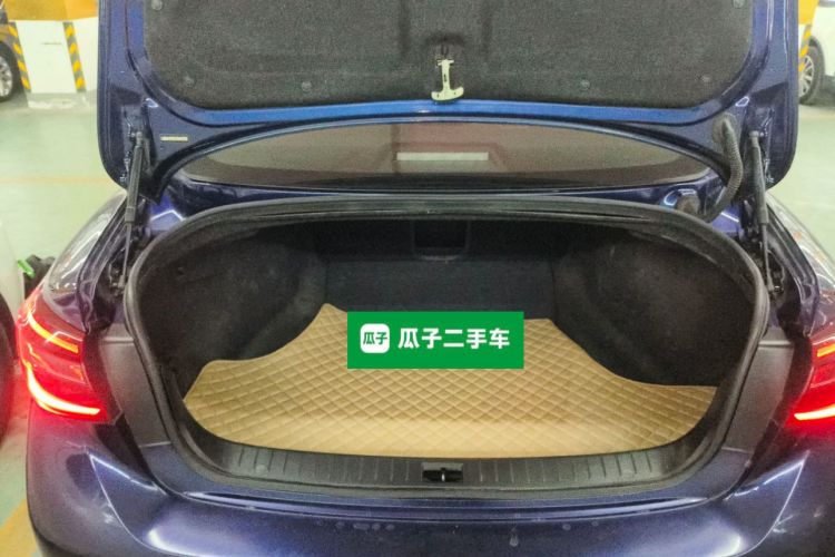 英菲尼迪Q50L 2018款 2.0T 舒适版 国V机舱底盘23