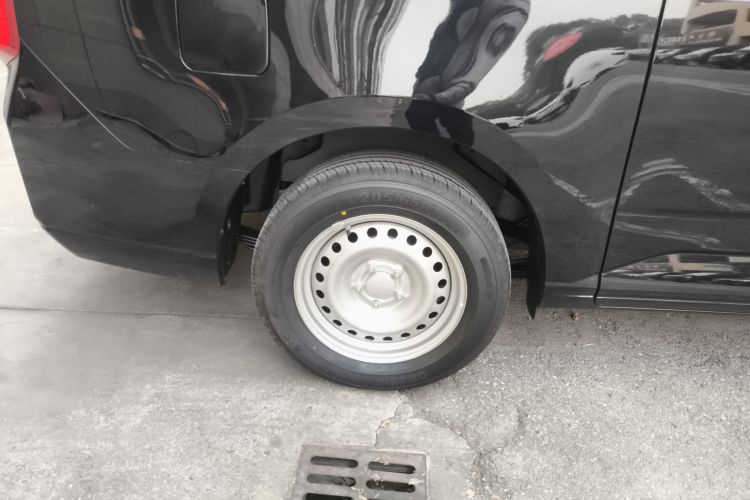 五菱汽车 五菱征程 2021款 1.5T 手动舒适型车身外观6008